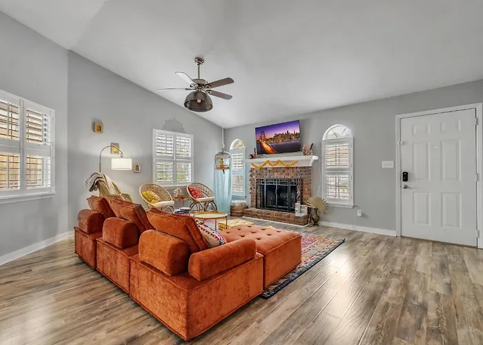Boho Indian Oasis: 3bd - Pool - Tranquil Retreat