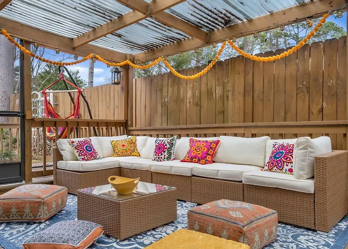Boho Indian Oasis: 3bd - Pool - Tranquil Retreat *