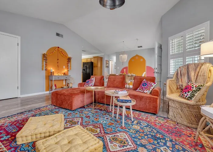 Boho Indian Oasis: 3bd - Pool - Tranquil Retreat *